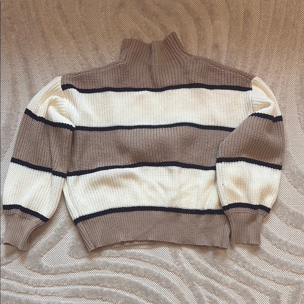 SHEIN Brown and Cream Turtleneck Sweater with Ribbed Texture